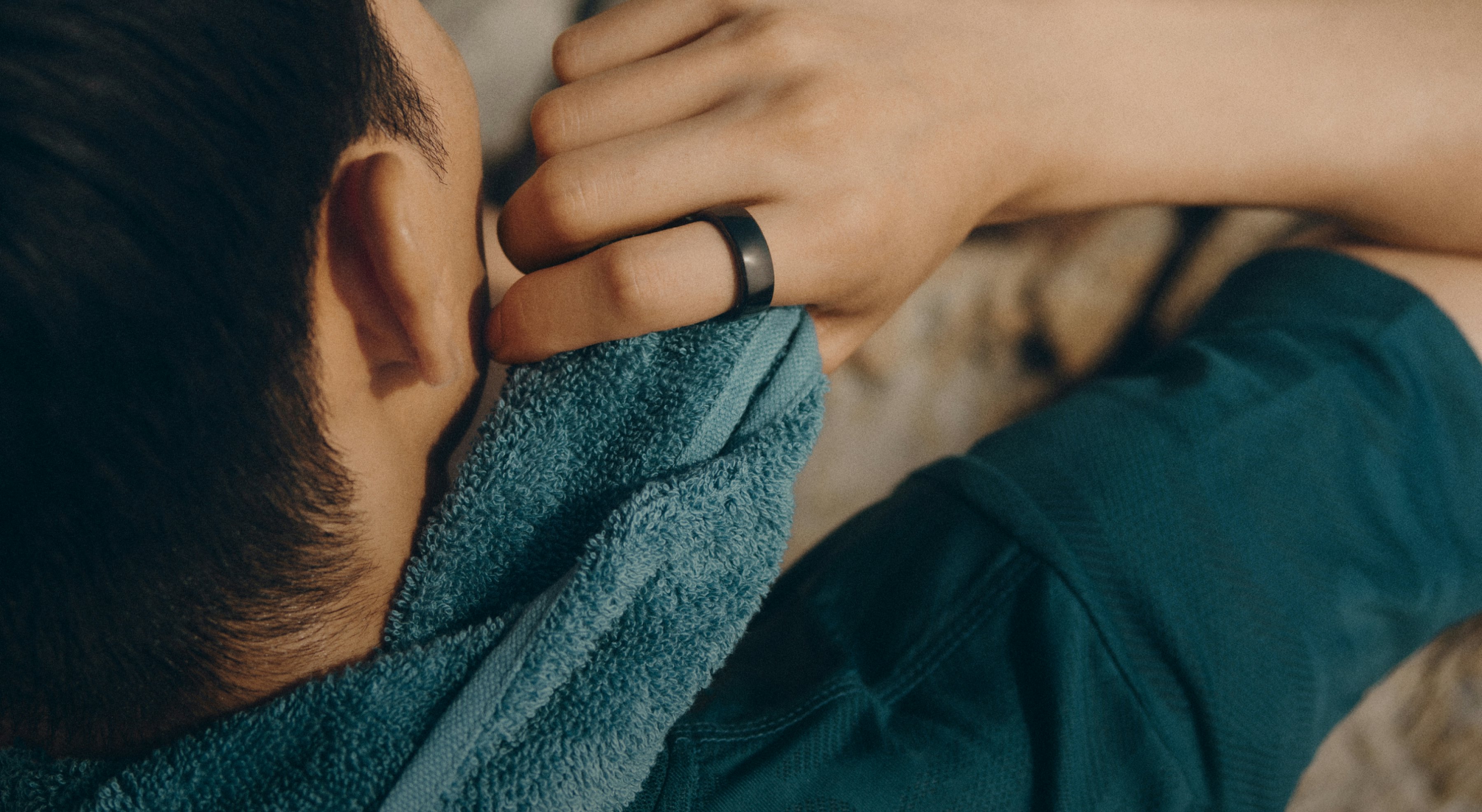 Man completing his workout while wearing Oura ring