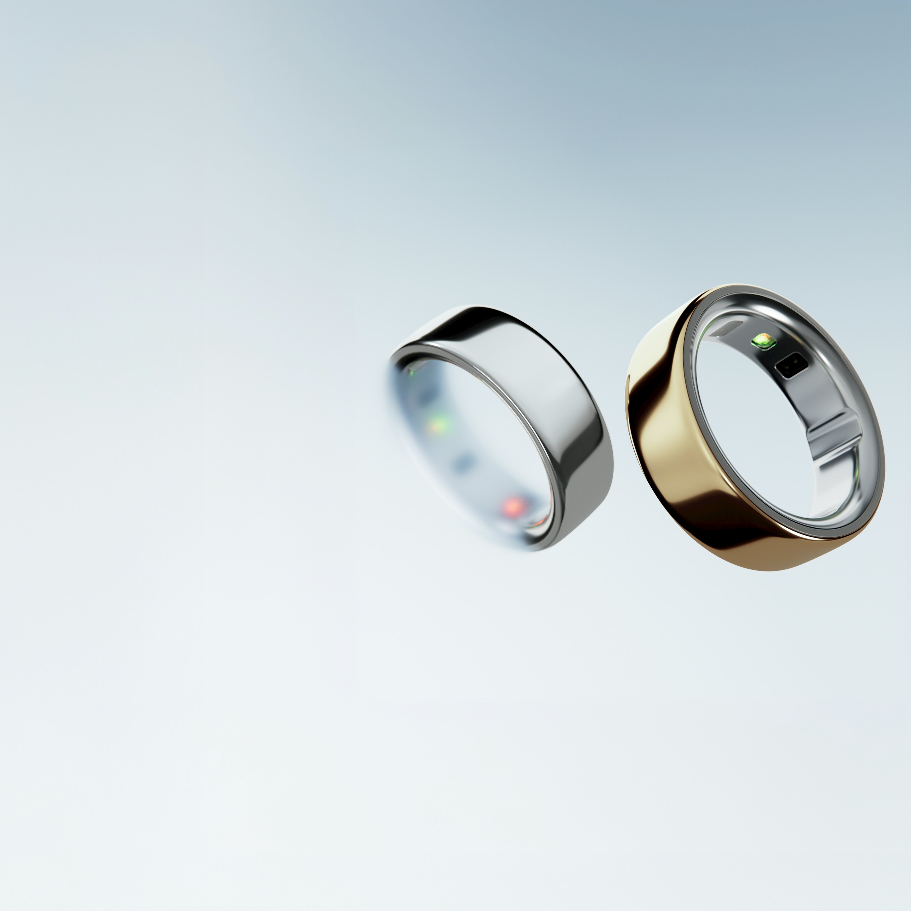 Gold finish Oura Ring 4 and Silver finish Oura Ring 4